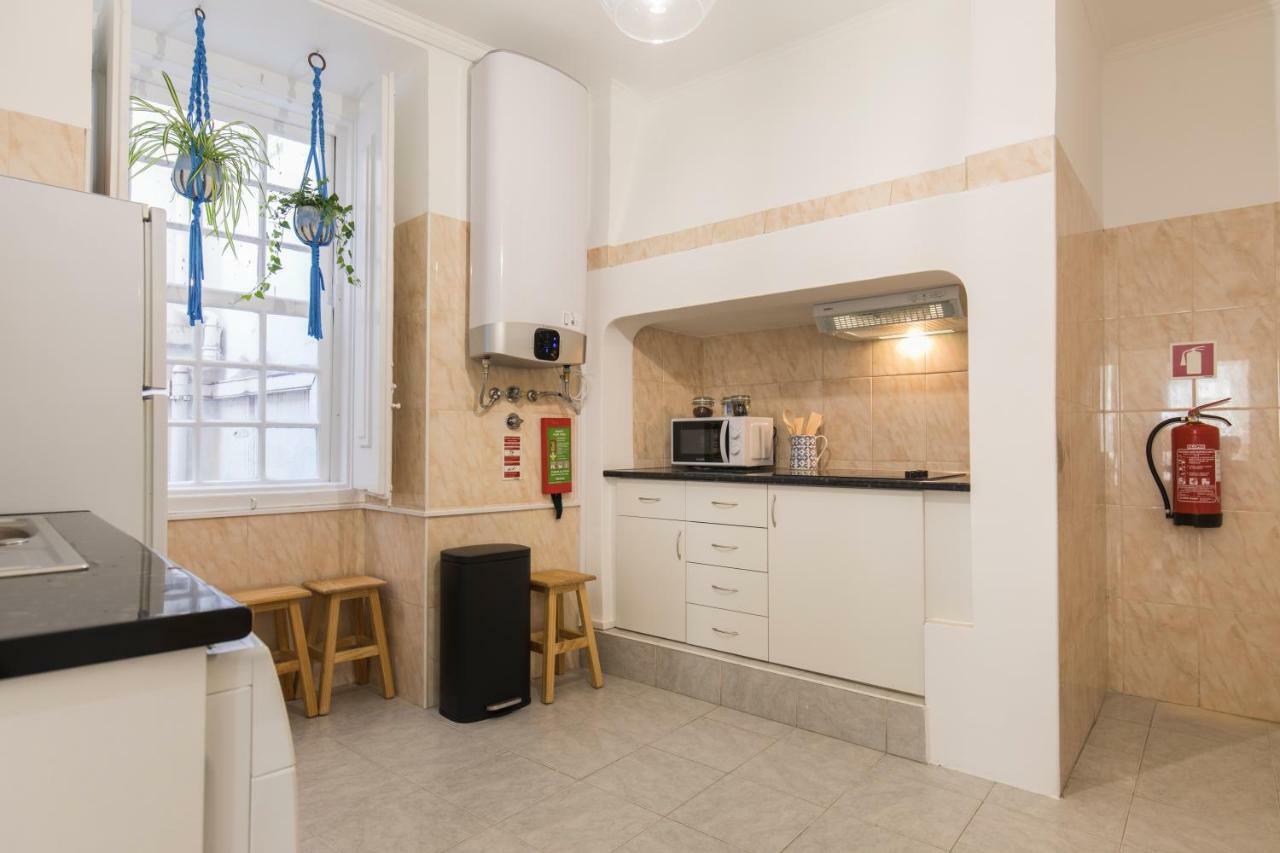 Blue Tiles In Center Appartement
